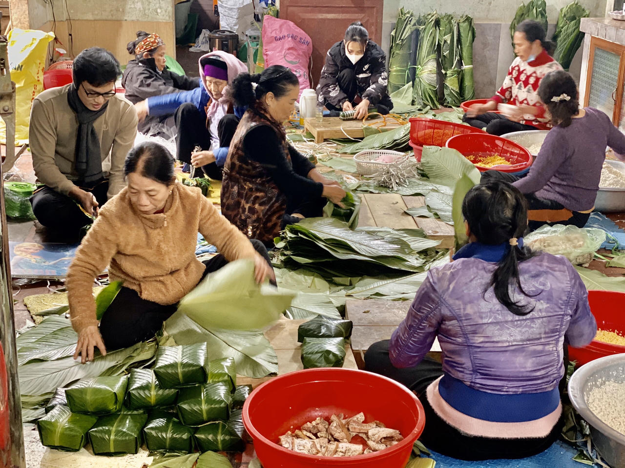 Làng bánh chưng Diệm Xuân “đỏ lửa” ngày cận Tết