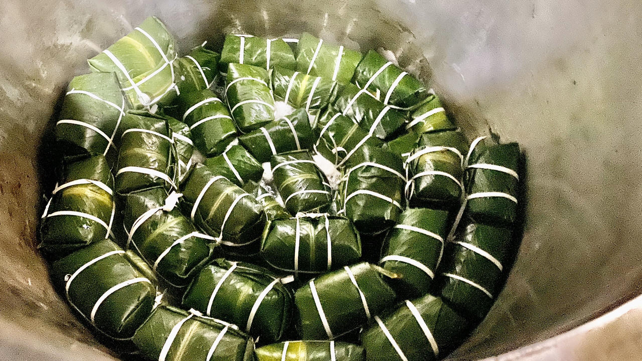 Làng bánh chưng Diệm Xuân “đỏ lửa” ngày cận Tết