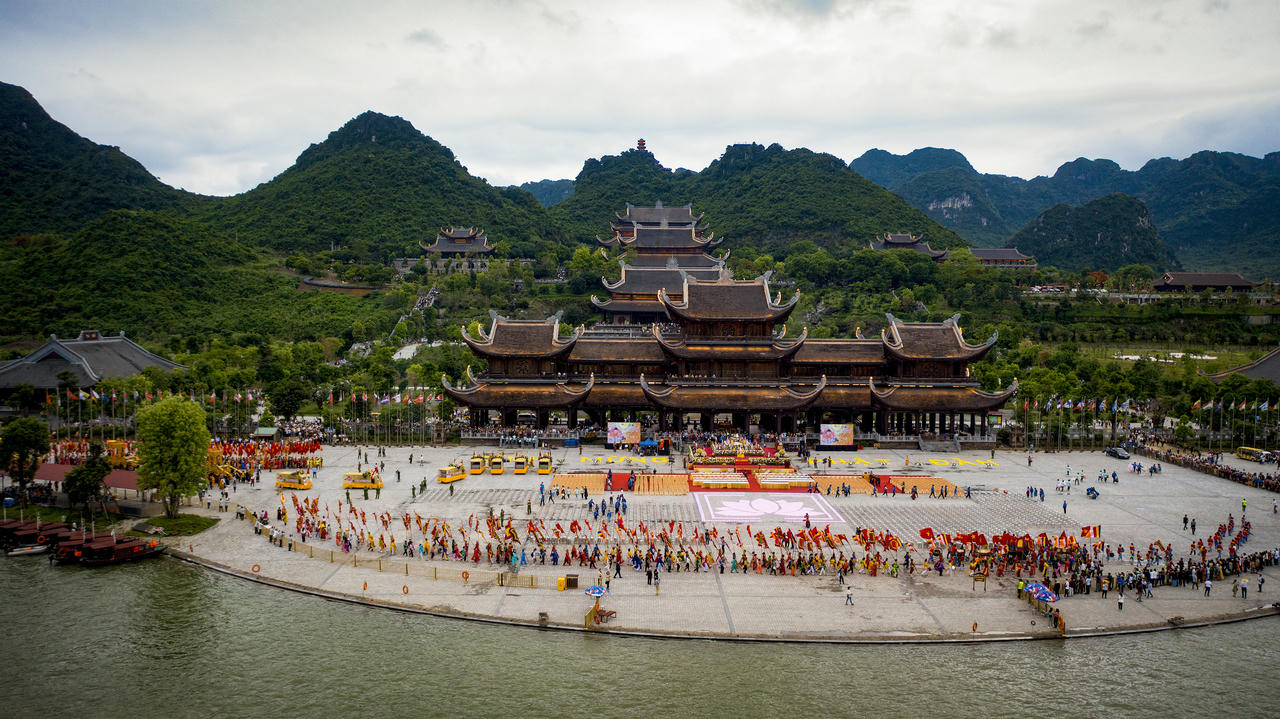 Du Xuân 2023, khách Việt chọn đi đâu?