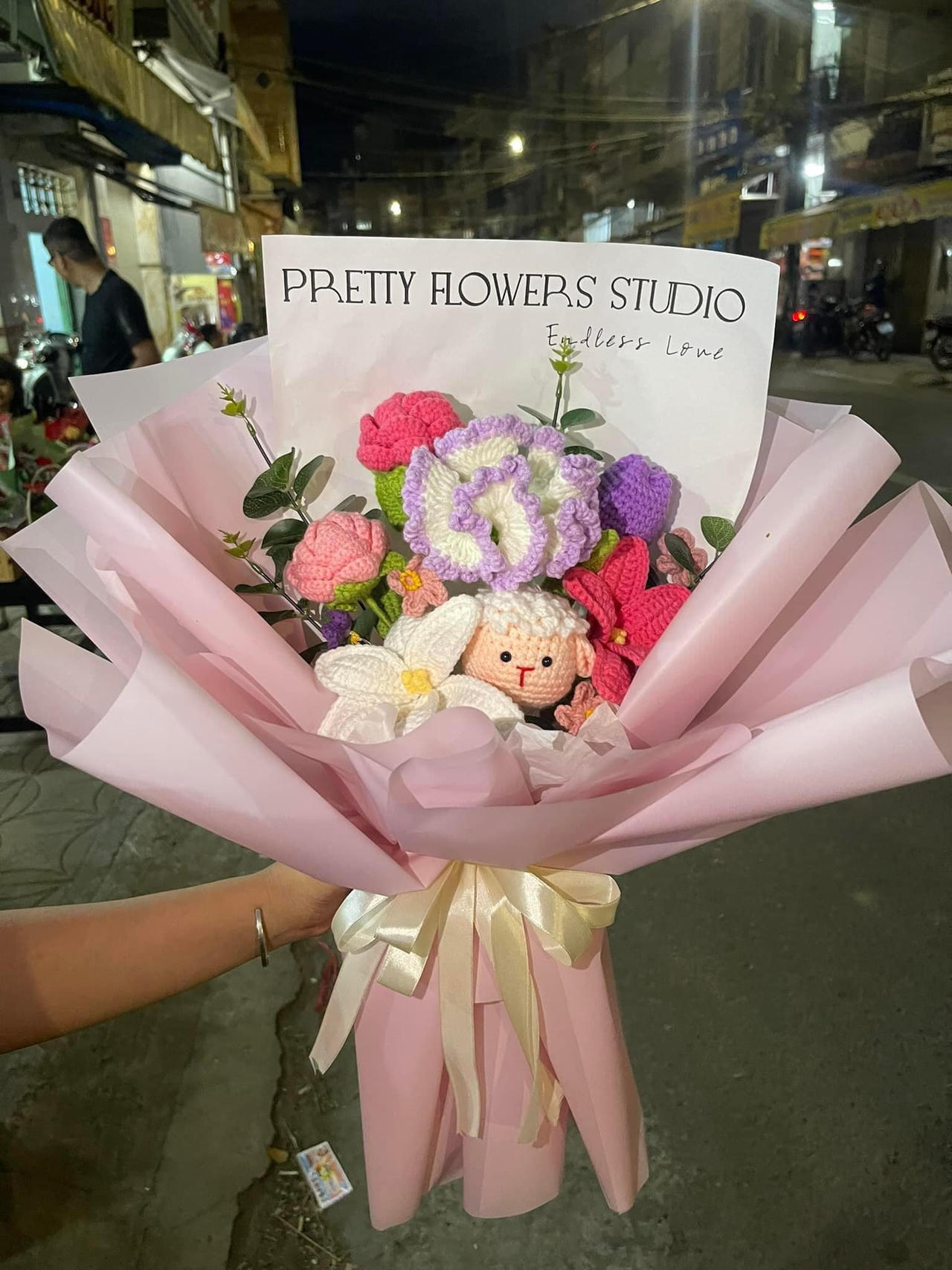 Những món quà Valentine độc lạ khiến chị em thích mê