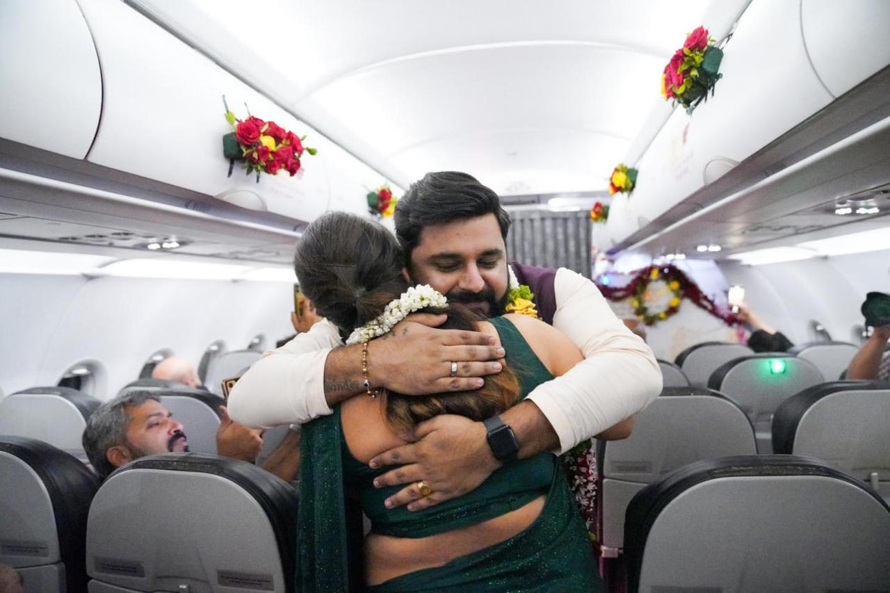 'Rước dâu' theo kiểu Ấn Độ trên độ cao 10.000 mét