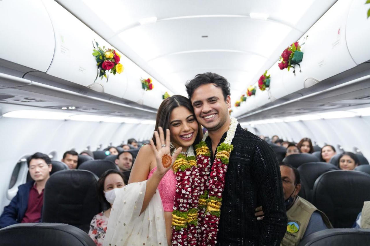 'Rước dâu' theo kiểu Ấn Độ trên độ cao 10.000 mét