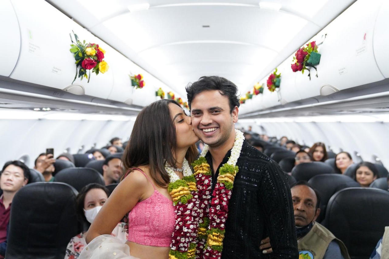 'Rước dâu' theo kiểu Ấn Độ trên độ cao 10.000 mét