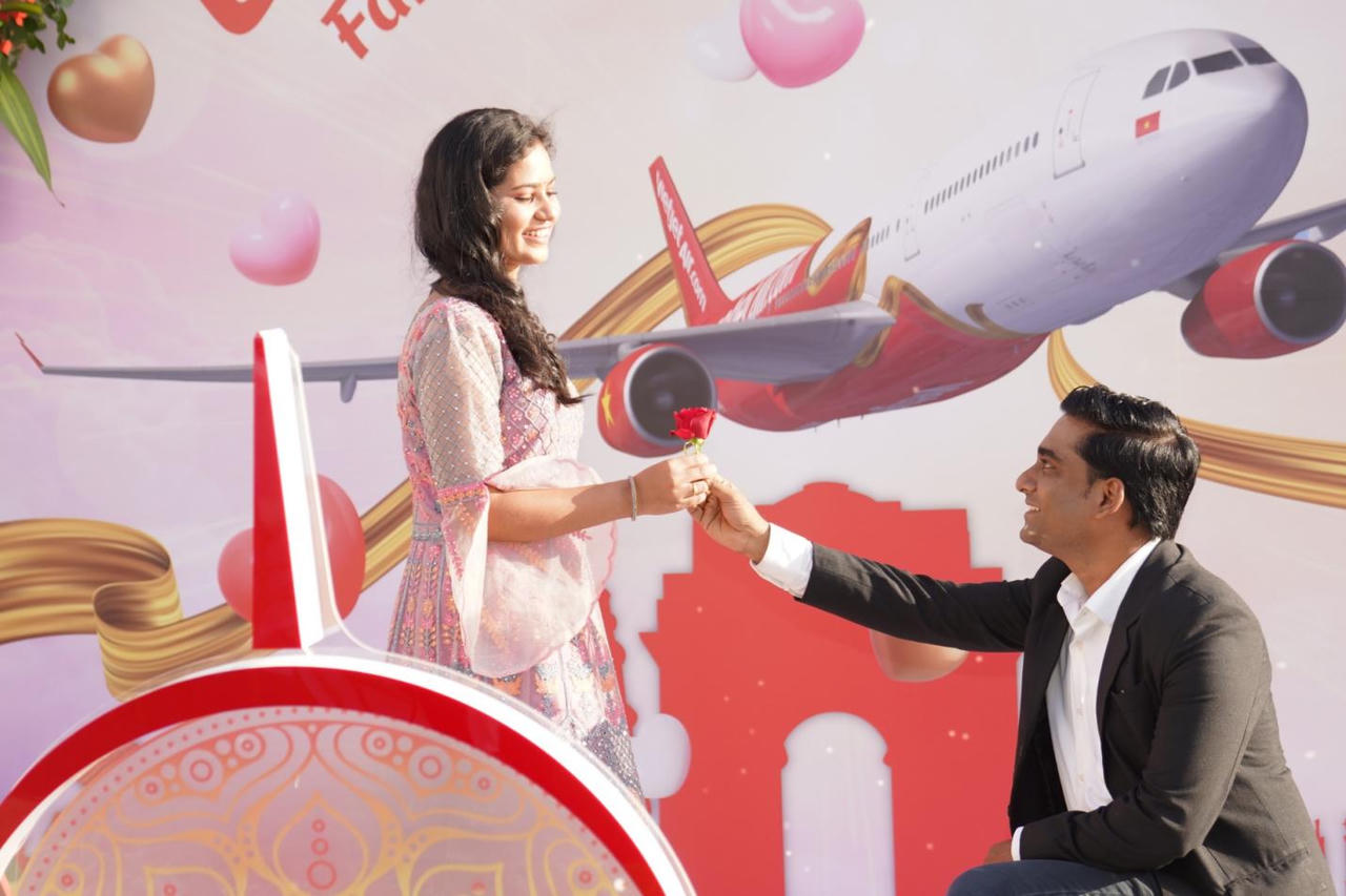 'Rước dâu' theo kiểu Ấn Độ trên độ cao 10.000 mét