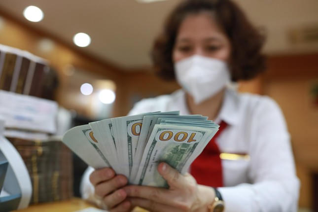 Giá vàng SJC về sát 66,20 triệu đồng/lượng, tỷ giá trung tâm giảm 2 đồng