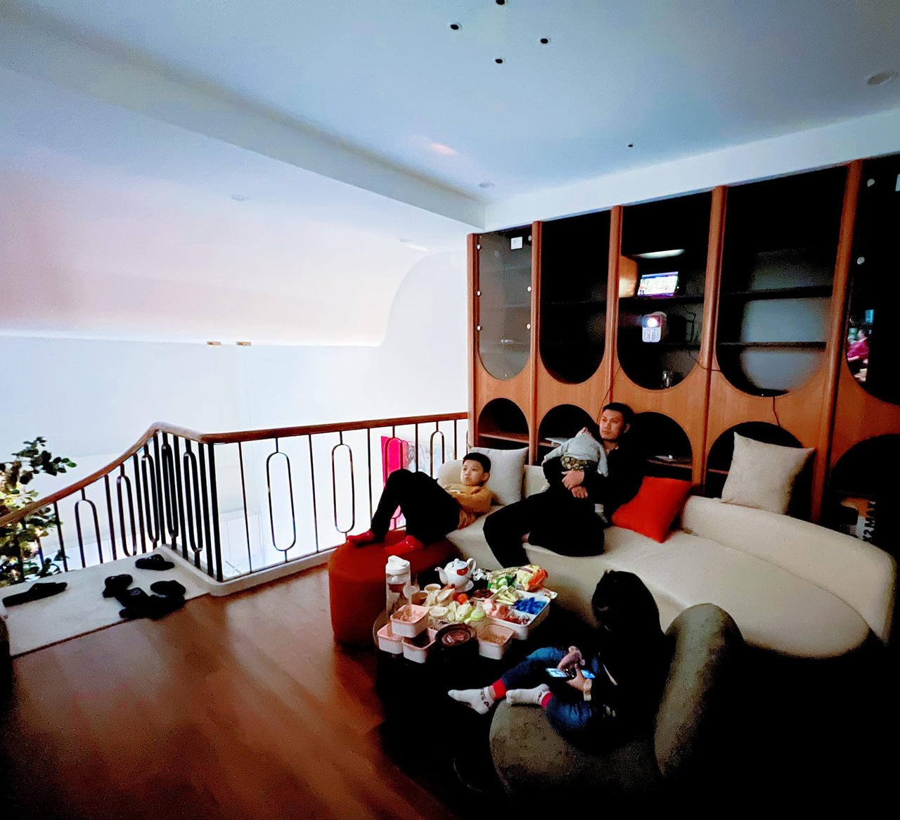 Mảnh đất méo, rộng 44m2 hóa không gian nghỉ dưỡng cực chill cho gia đình nhỏ