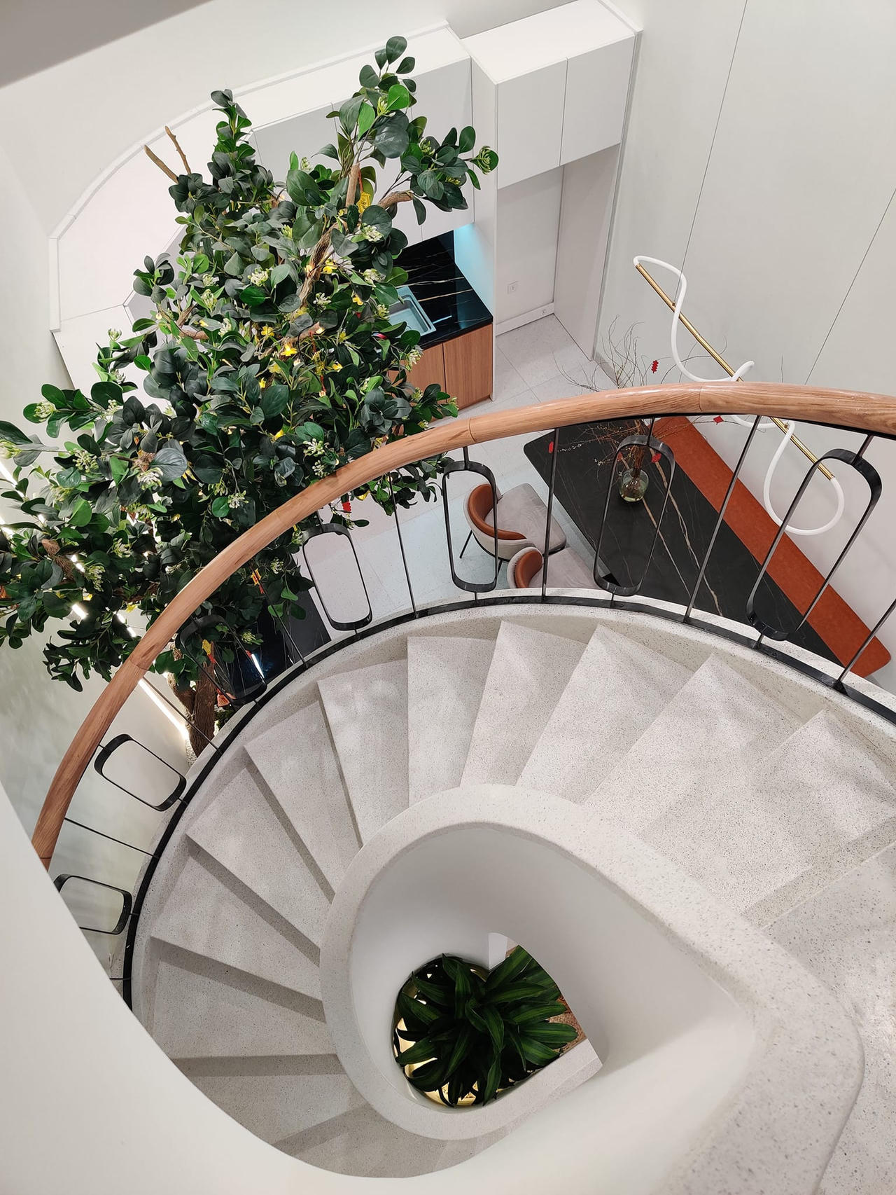 Mảnh đất méo, rộng 44m2 hóa không gian nghỉ dưỡng cực chill cho gia đình nhỏ