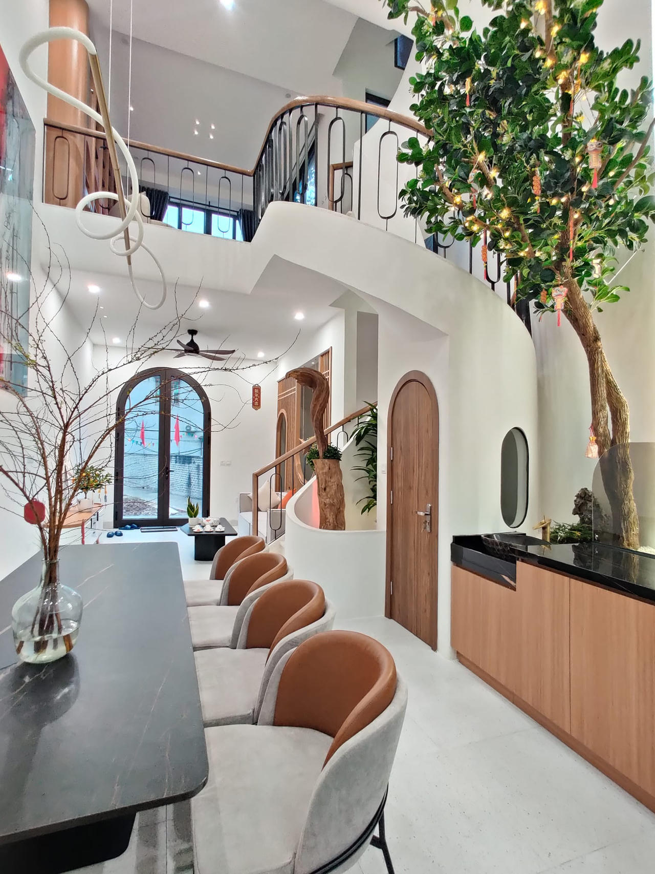 Mảnh đất méo, rộng 44m2 hóa không gian nghỉ dưỡng cực chill cho gia đình nhỏ