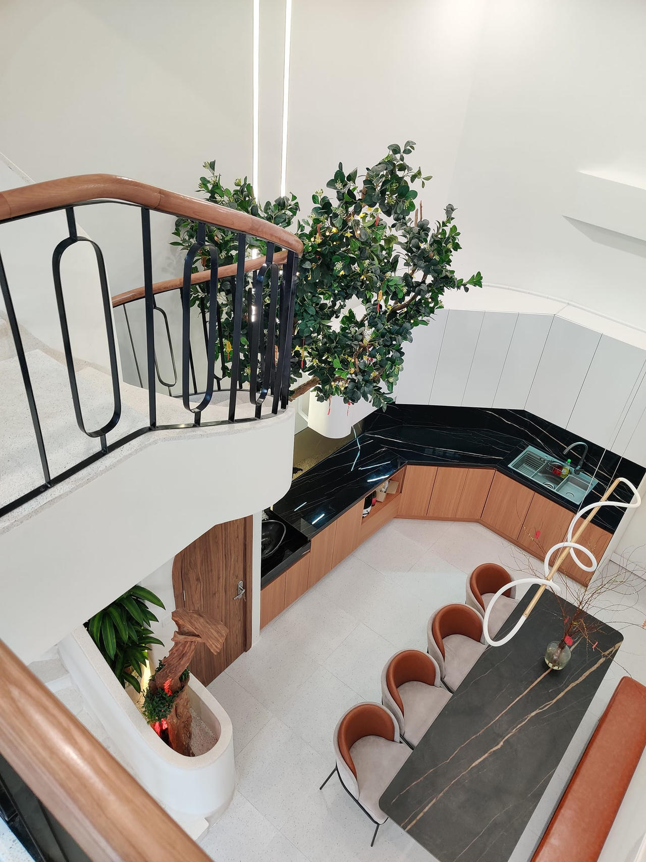 Mảnh đất méo, rộng 44m2 hóa không gian nghỉ dưỡng cực chill cho gia đình nhỏ