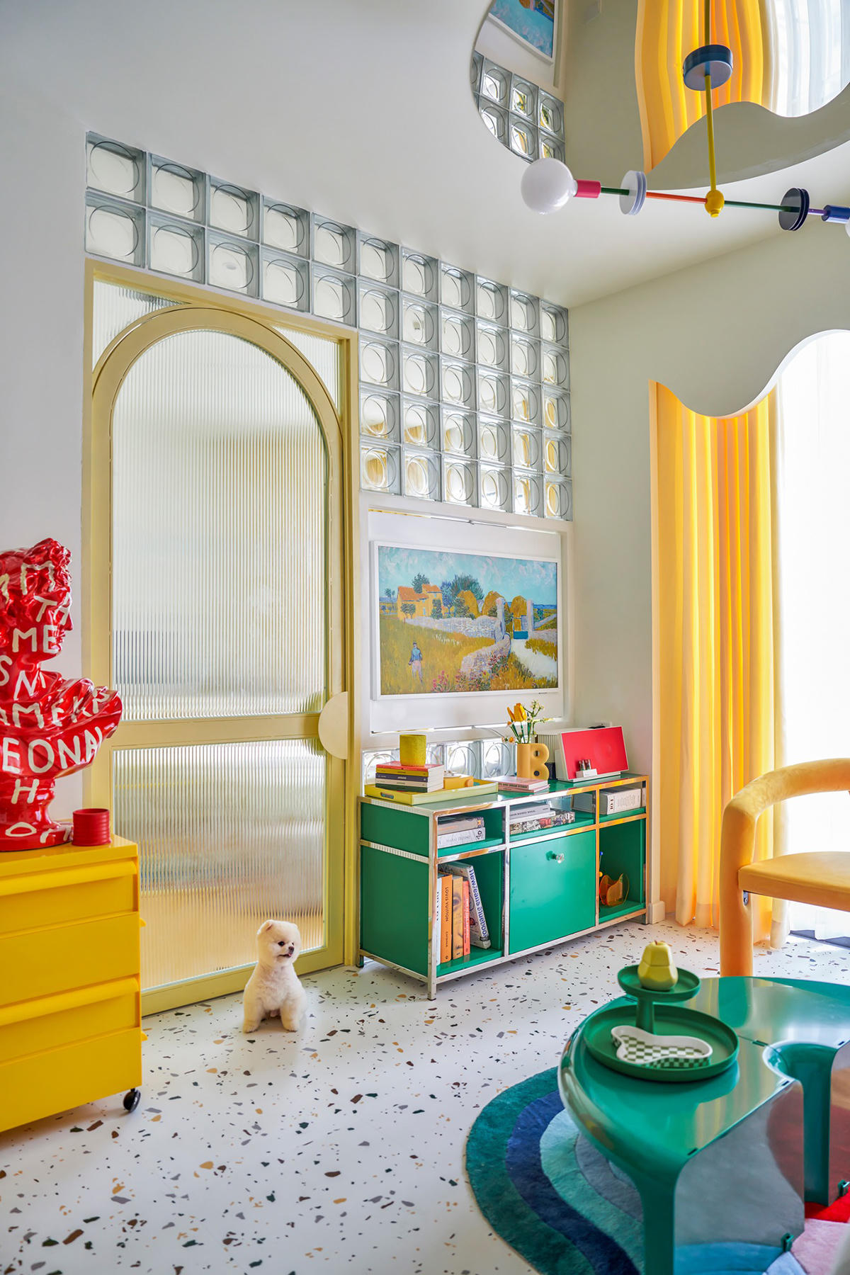 Căn hộ nhiều sắc màu của chàng trai độc thân