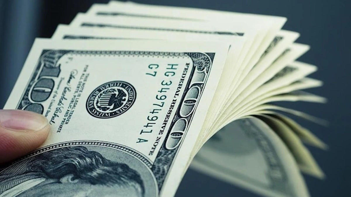 Đồng USD tiếp đà lên giá, vàng SJC hạ nhiệt