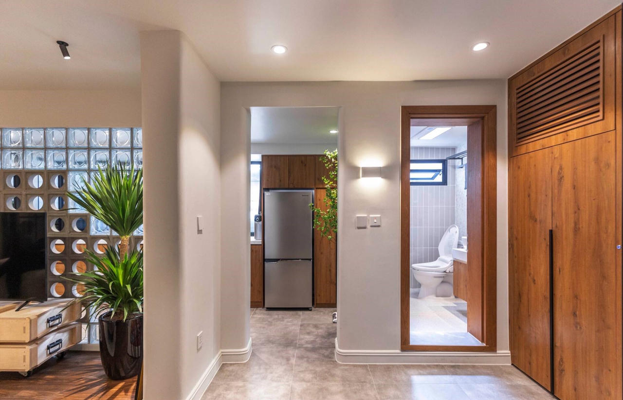 “Lột xác” nhà tập thể thành căn hộ giao thoa hai tính cách đối lập của đôi vợ chồng trẻ