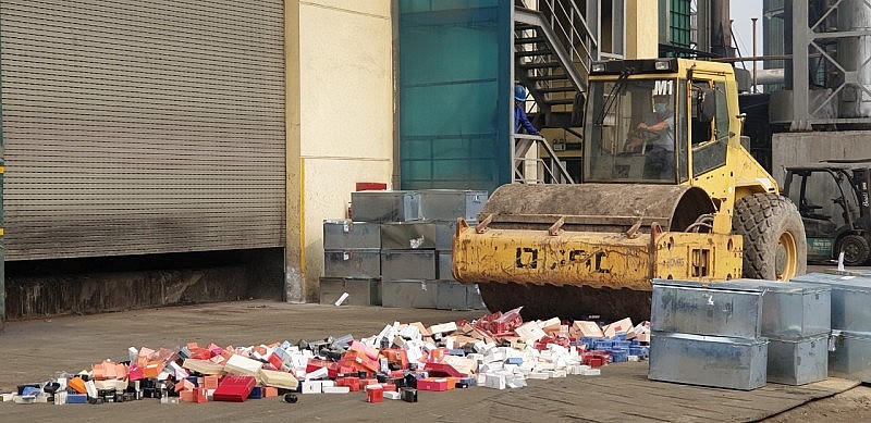 Tiêu hủy khoảng 15 tấn hàng lậu, hàng giả trị giá trên 8,4 tỷ đồng