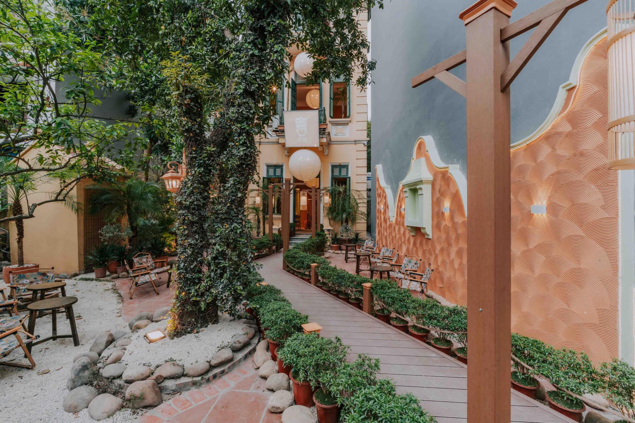 Đã mắt với căn biệt thự “cổ tích” giữa lòng Hà Nội, góc nào cũng mê