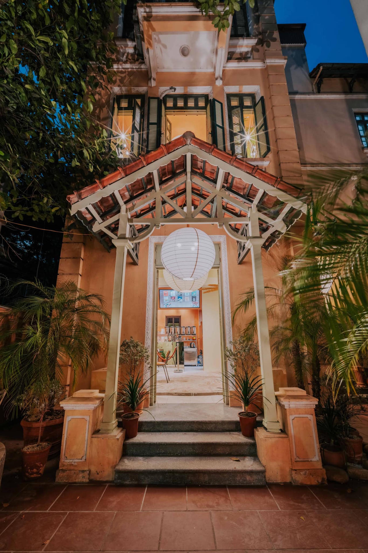 Đã mắt với căn biệt thự “cổ tích” giữa lòng Hà Nội, góc nào cũng mê