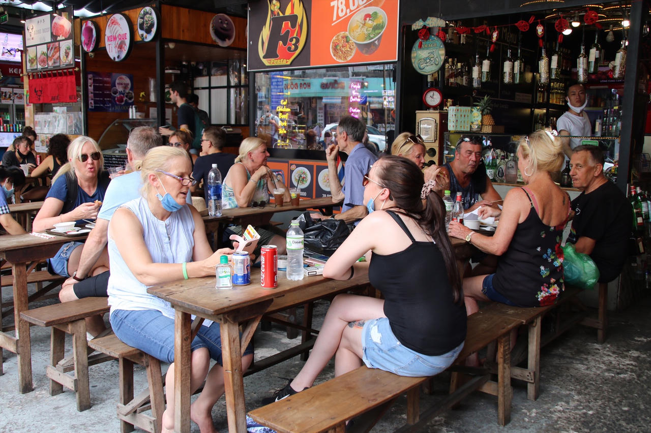 Tăng tốc du lịch: Hút khách “nhà giàu”, điều chỉnh giá vé máy bay về đúng cơ chế thị trường