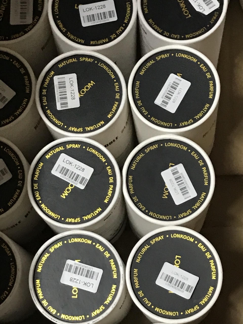 Phát hiện kho hàng 'khủng' chứa hàng nghìn điện thoại, máy tính bảng… nghi nhập lậu