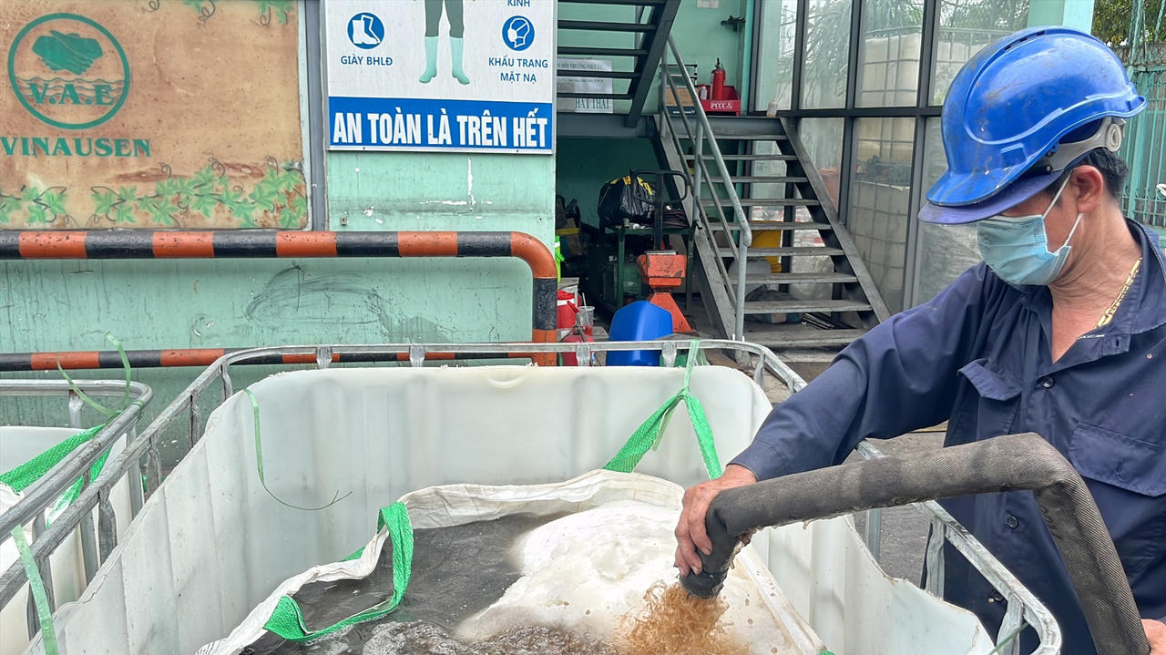 Tiêu hủy gần 19.000 sản phẩm không đảm bảo chất lượng tại TP HCM