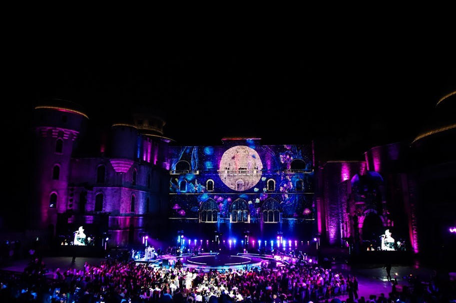 Show Hồ Ngọc Hà gây ấn tượng với sân khấu 3D mapping tại Bà Nà 