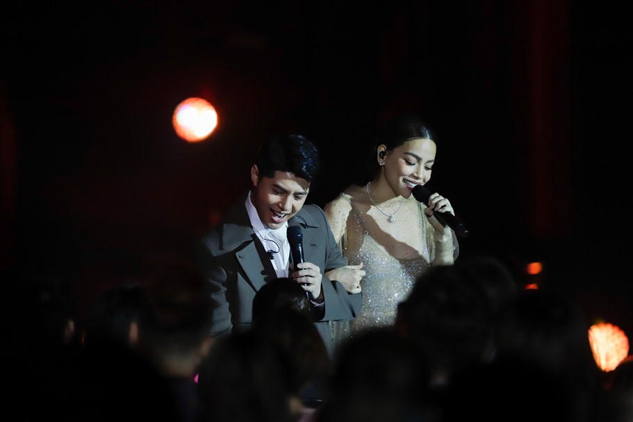 Show Hồ Ngọc Hà gây ấn tượng với sân khấu 3D mapping tại Bà Nà 