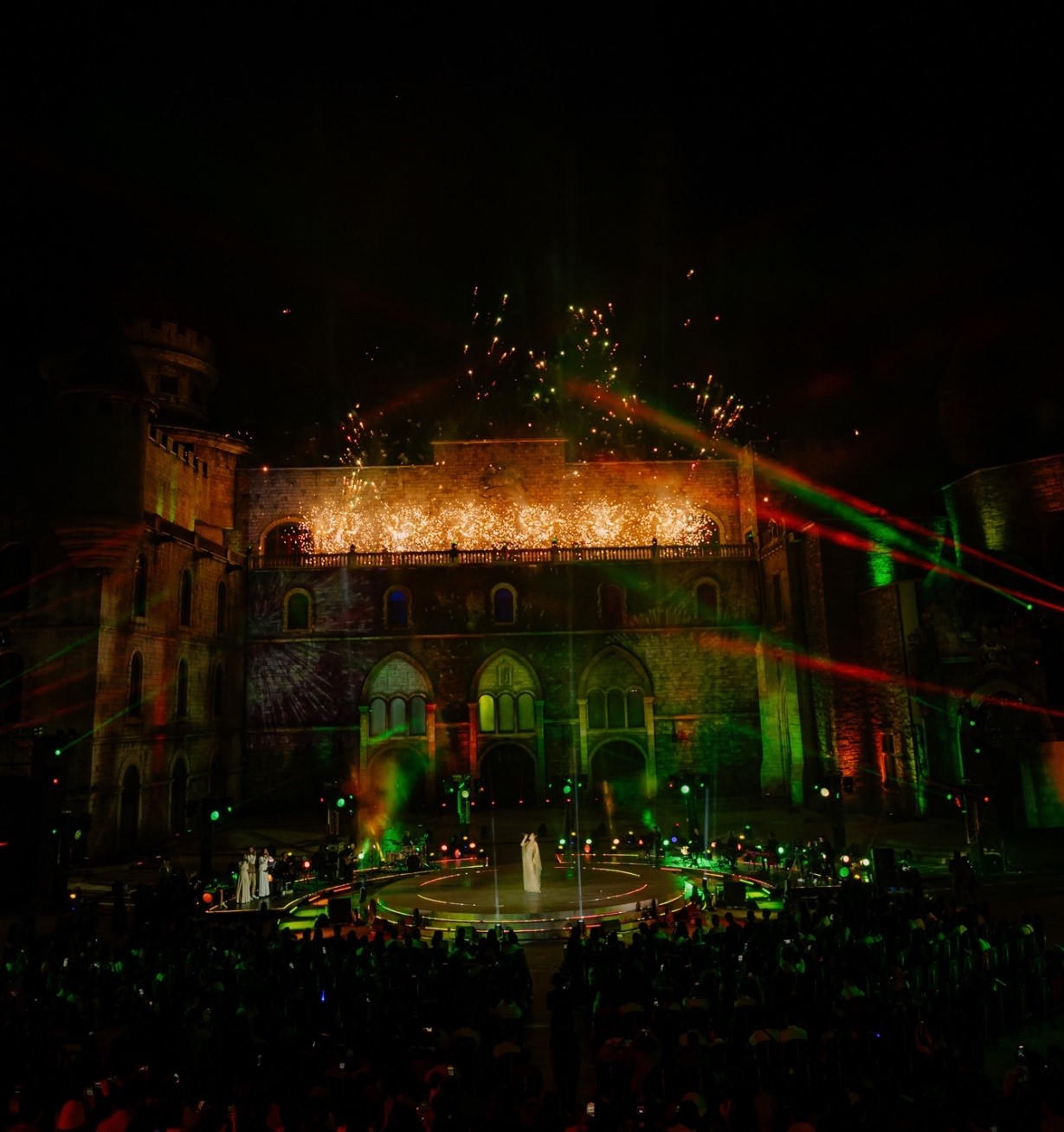 Show Hồ Ngọc Hà gây ấn tượng với sân khấu 3D mapping tại Bà Nà 