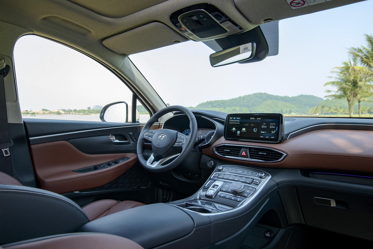 Hyundai Santa Fe Hybrid chính thức ra mắt tại Việt Nam với giá 1,45 tỷ đồng