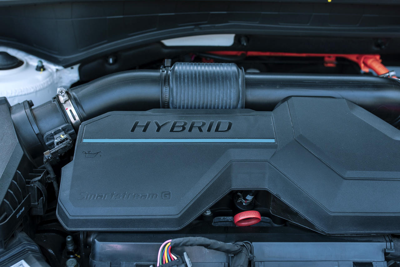 Hyundai Santa Fe Hybrid chính thức ra mắt tại Việt Nam với giá 1,45 tỷ đồng