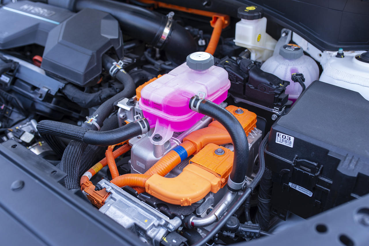 Hyundai Santa Fe Hybrid chính thức ra mắt tại Việt Nam với giá 1,45 tỷ đồng