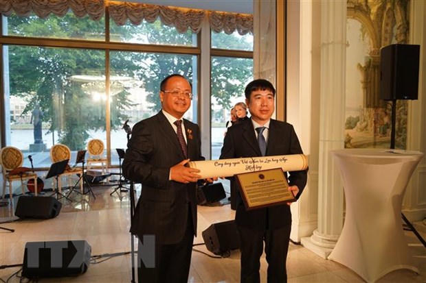 Tròn thế kỷ Bác Hồ đến nước Nga 