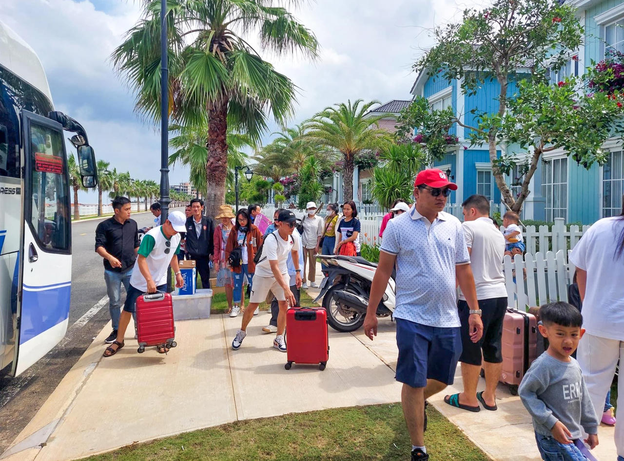 Tuyến phố Festival Street Novaworld Phan Thiet thêm sôi động với loạt thương hiệu mới đổ bộ