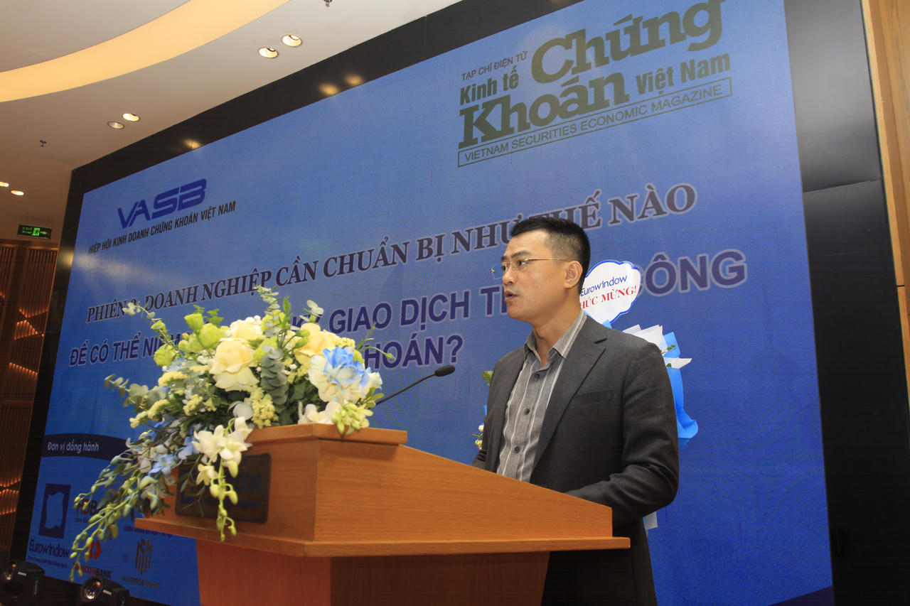 'Khơi thông' đường niêm yết trên sàn chứng khoán cho doanh nghiệp Việt