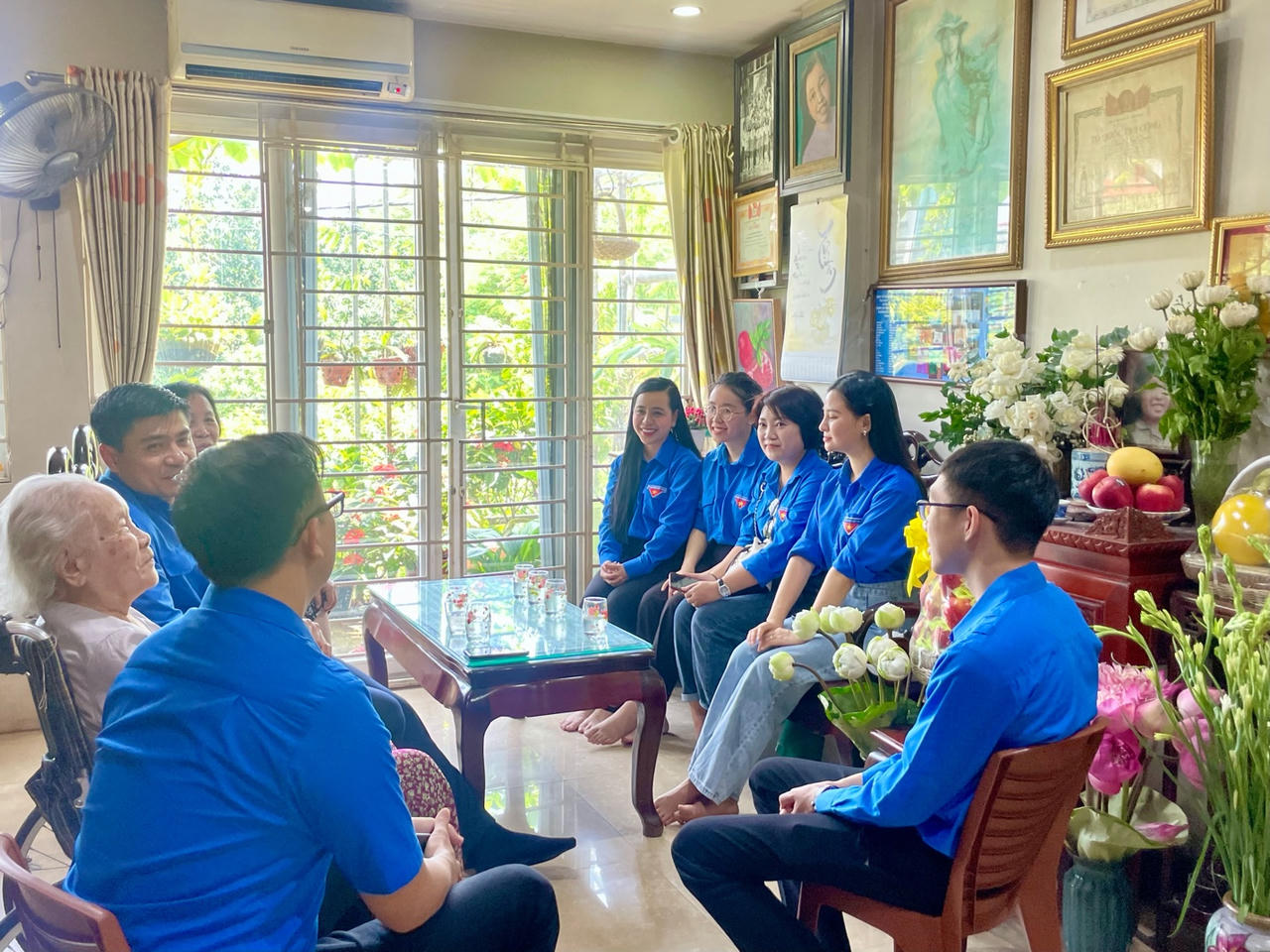 Tuổi trẻ Bộ Tư pháp tri ân gia đình liệt sĩ, bác sĩ Đặng Thùy Trâm nhân dịp 27/7