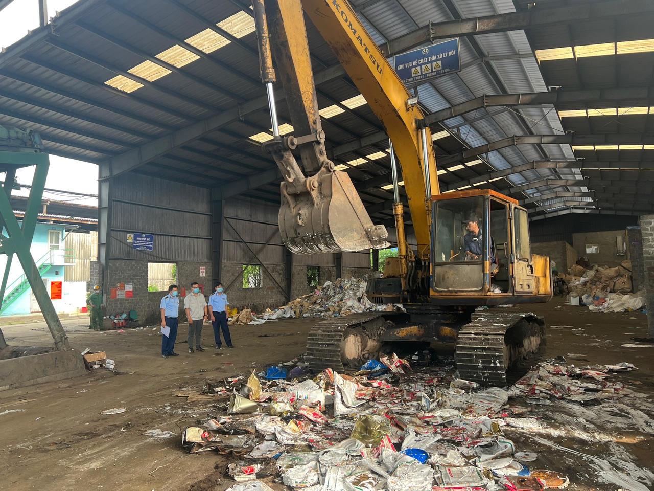 Quảng Bình: Tiêu hủy hàng hóa vi phạm trị giá gần 1 tỷ đồng