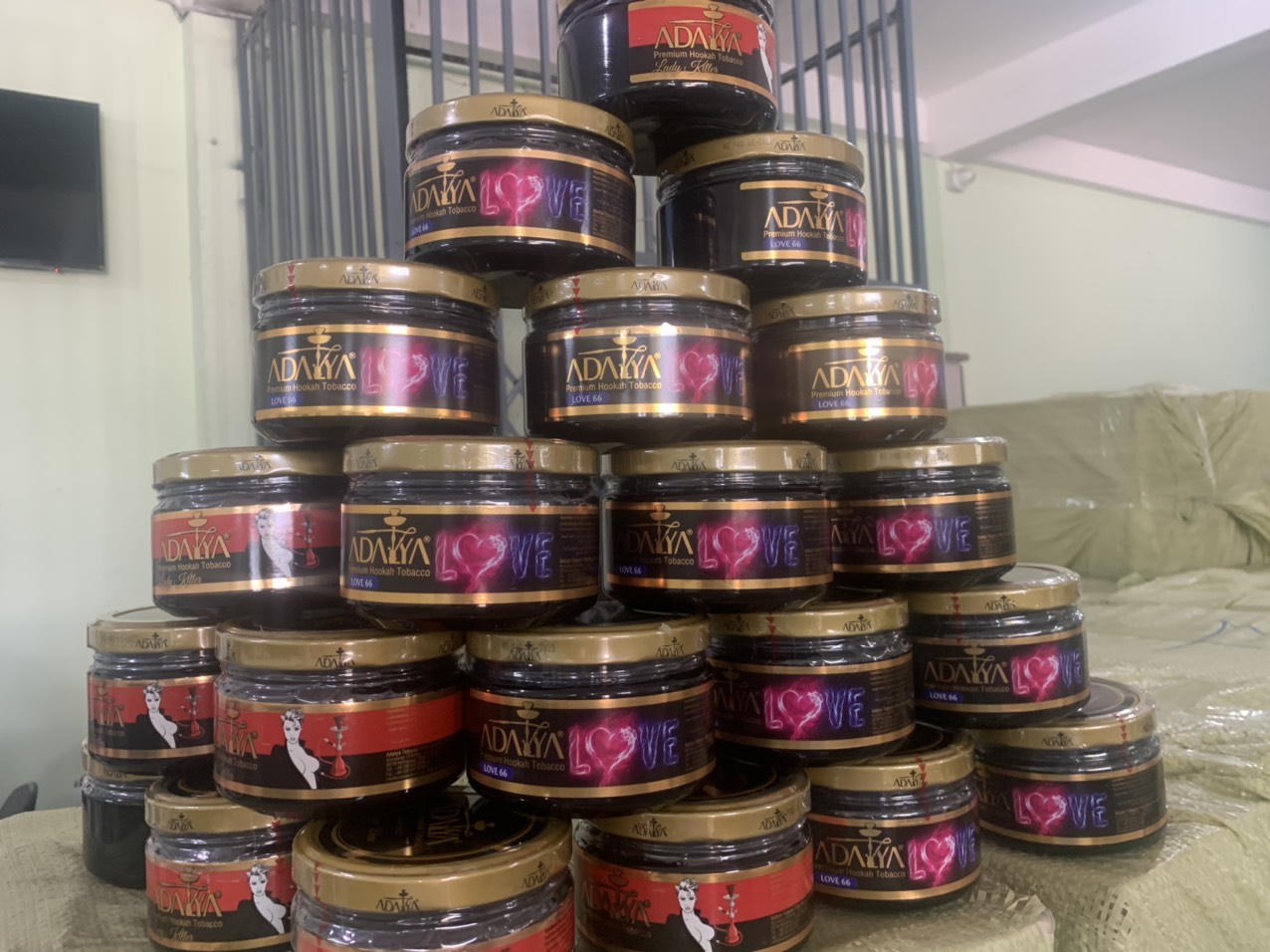 Tạm giữ hơn 4 tấn thuốc shisha hiệu Adalya nghi nhập lậu