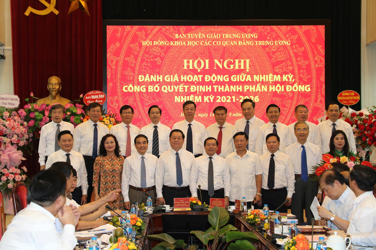 Khắc phục tình trạng hành chính hóa trong nghiên cứu khoa học