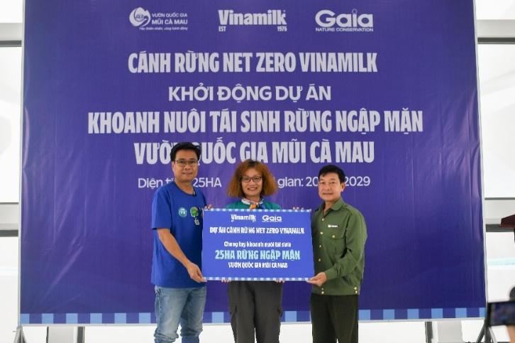 Đẩy mạnh Dự án 'Cánh rừng Net Zero', Vinamilk khoanh nuôi tái sinh 25ha rừng ngập mặn Cà Mau