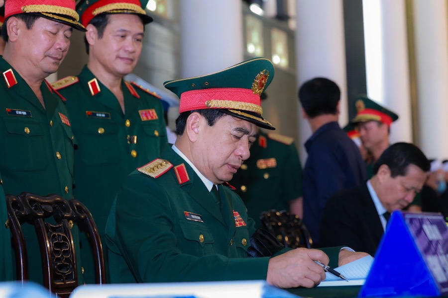 Lãnh đạo Đảng, Nhà nước viếng Thượng tướng Nguyễn Chí Vịnh