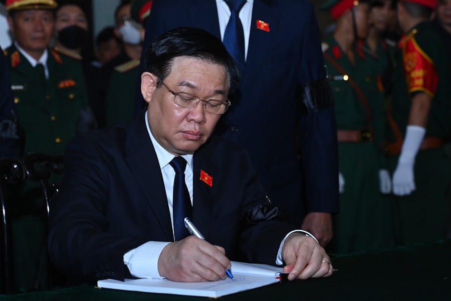 Lãnh đạo Đảng, Nhà nước viếng Thượng tướng Nguyễn Chí Vịnh