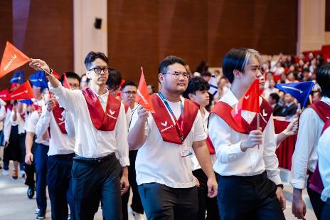 Lễ Khai giảng đậm chất “Tây” của VinUni