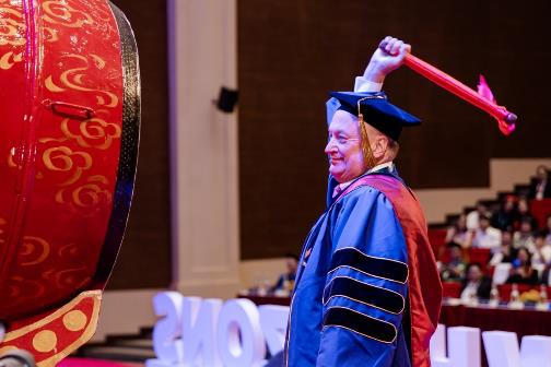 Lễ Khai giảng đậm chất “Tây” của VinUni