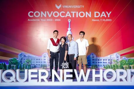 Lễ Khai giảng đậm chất “Tây” của VinUni