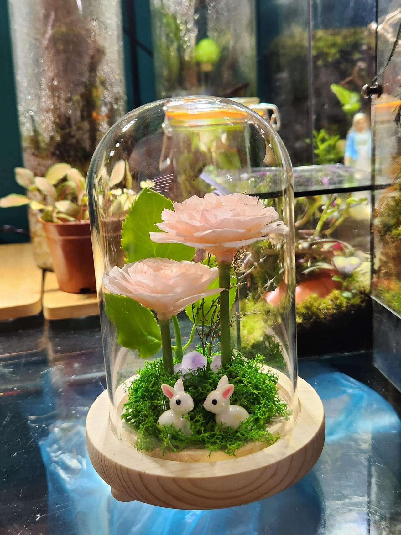 Độc lạ trào lưu bán 'hoa vảy cá' dịp Lễ 20/10