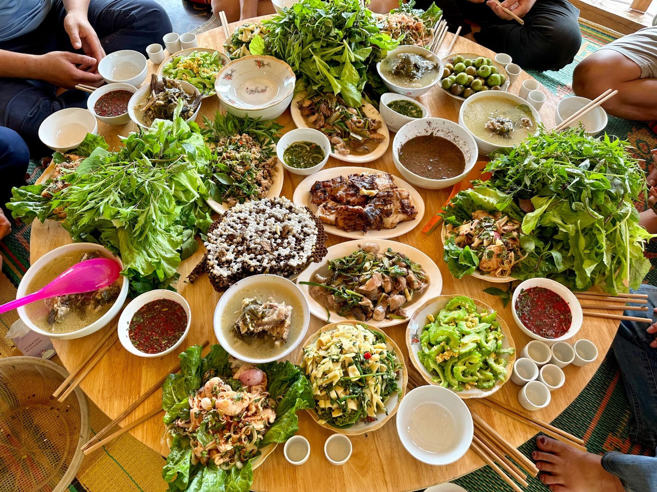  Vẻ đẹp huyền ảo trên lòng hồ thủy điện Bản Chát