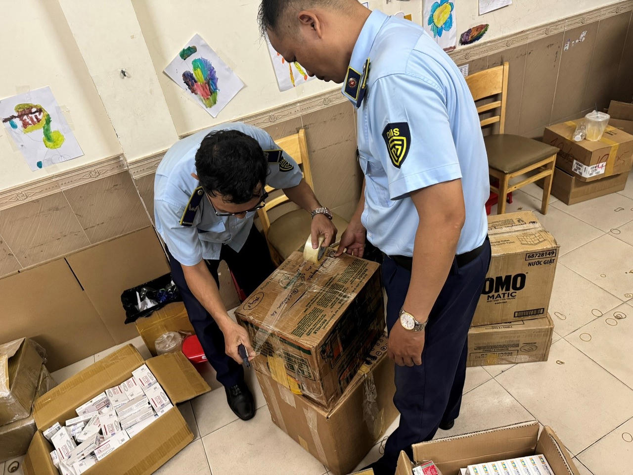 Thu giữ số lượng lớn thuốc tân dược không rõ nguồn gốc, trị giá hơn 4,5 tỷ đồng