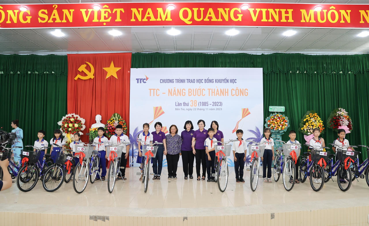 TTC tặng hơn 500 suất học bổng cho học sinh Bến Tre