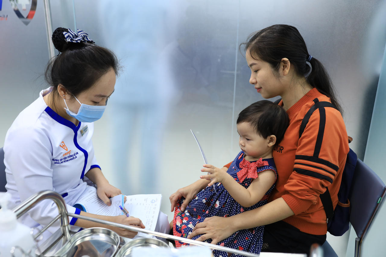 Cách phòng tránh các bệnh truyền nhiễm nguy hiểm có biểu hiện trên da