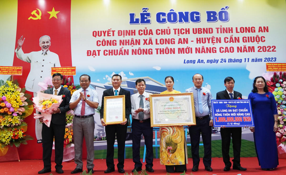 Long An đón nhận danh hiệu xã đạt chuẩn nông thôn mới nâng cao