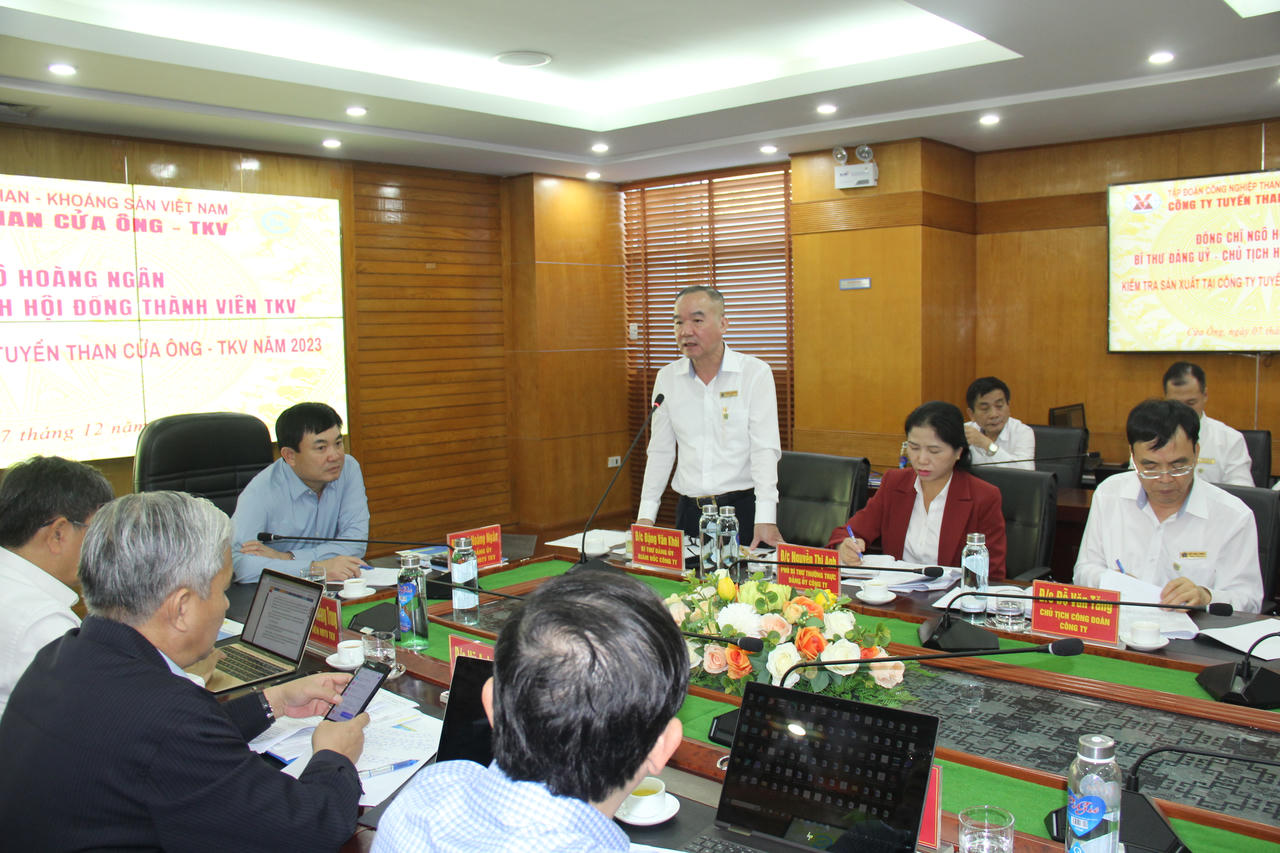 Chủ tịch HĐTV Tập đoàn Ngô Hoàng Ngân kiểm tra sản xuất và làm việc với Công ty Tuyển than Cửa Ông - TKV