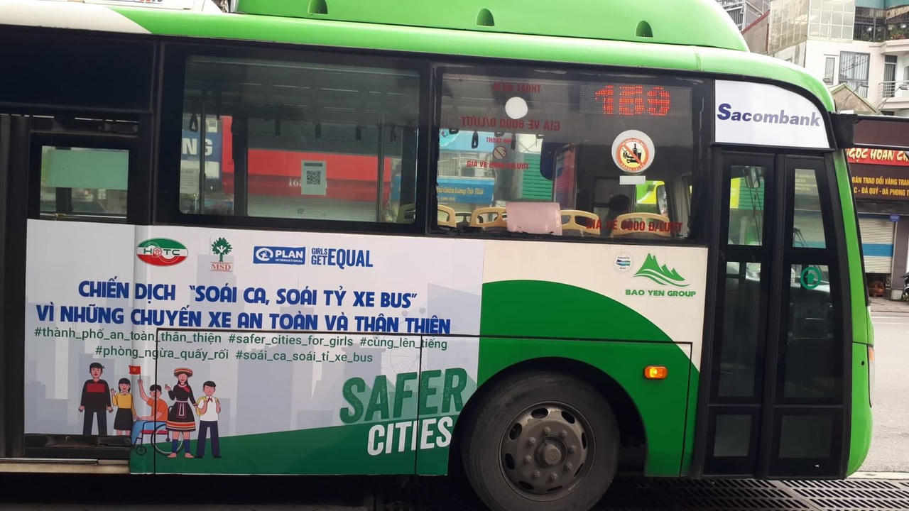 10 năm dự án “Thành phố an toàn, thân thiện với trẻ em gái”: Chuyến xe buýt chở theo niềm hy vọng