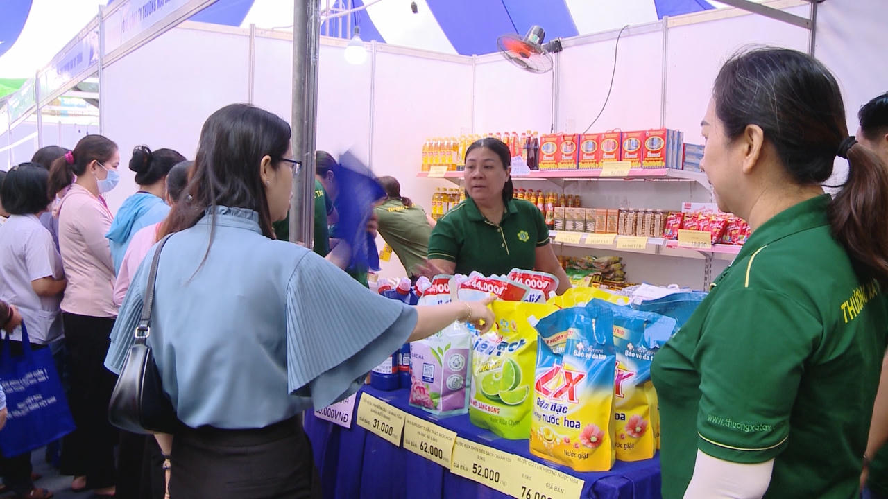 Ấm áp Tết yêu thương